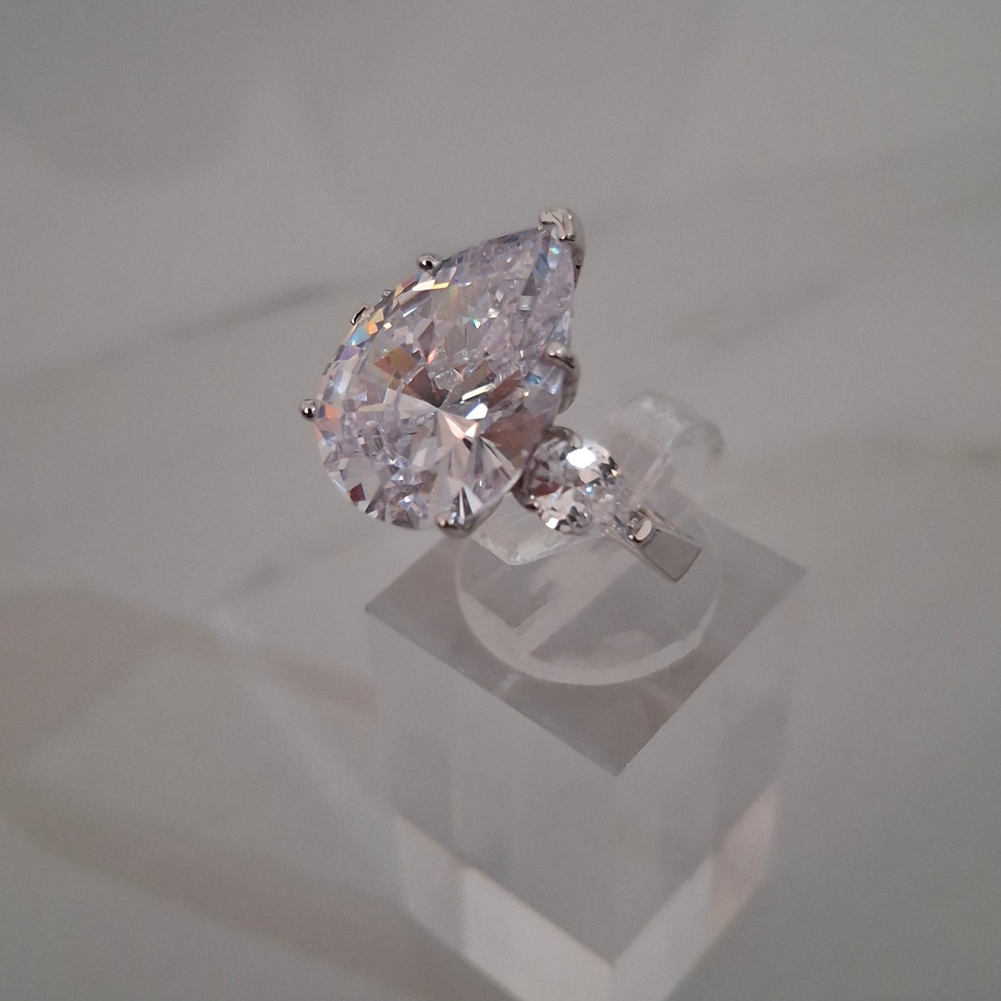 Anillo en gota