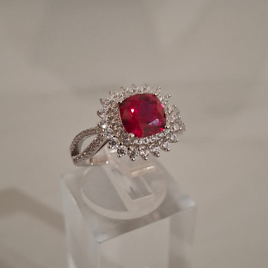 Anillo cuadrado rojo tiara cristal