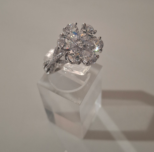 Anillo flor cristal